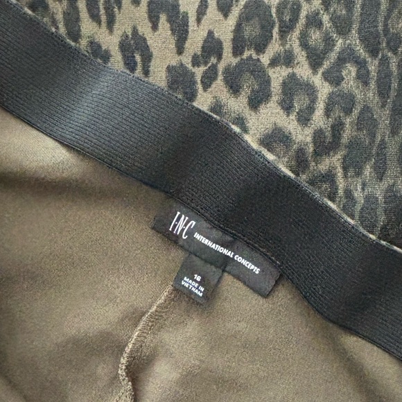 INC International Concepts • Animal Print Leggings - Women’s Size 16 - Picture 10 of 14